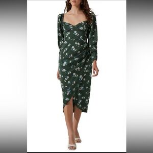 ASTR THE LABEL 
Floral Print Long Sleeve Dress - Green Multi Floral
